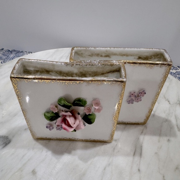 Floral Ceramic mid century planter trinket dish with Gold Trim - Picture 5 of 11